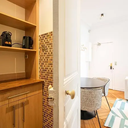 Le Belmondo- Passy Tour Eiffel A Pied - 4pers-clim Apartment